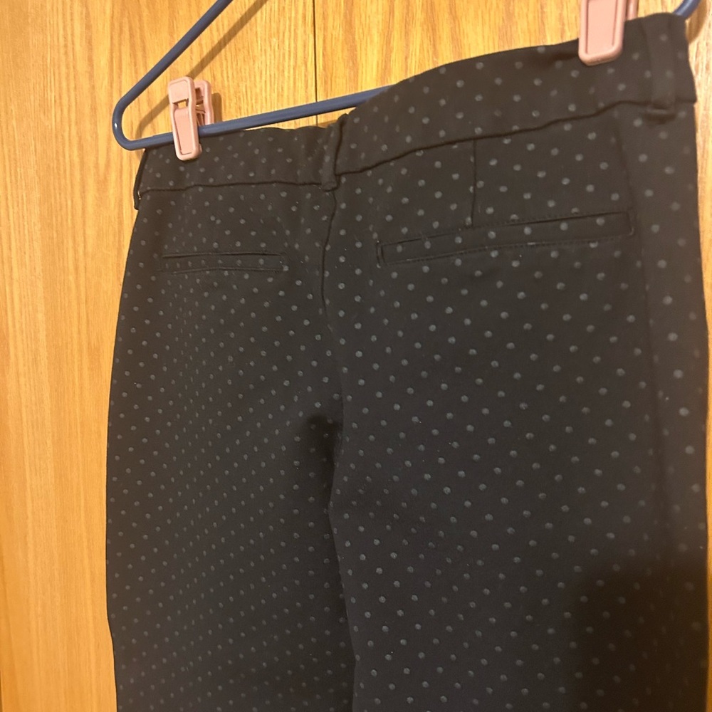 Old Navy Pixie Capris. - image 3